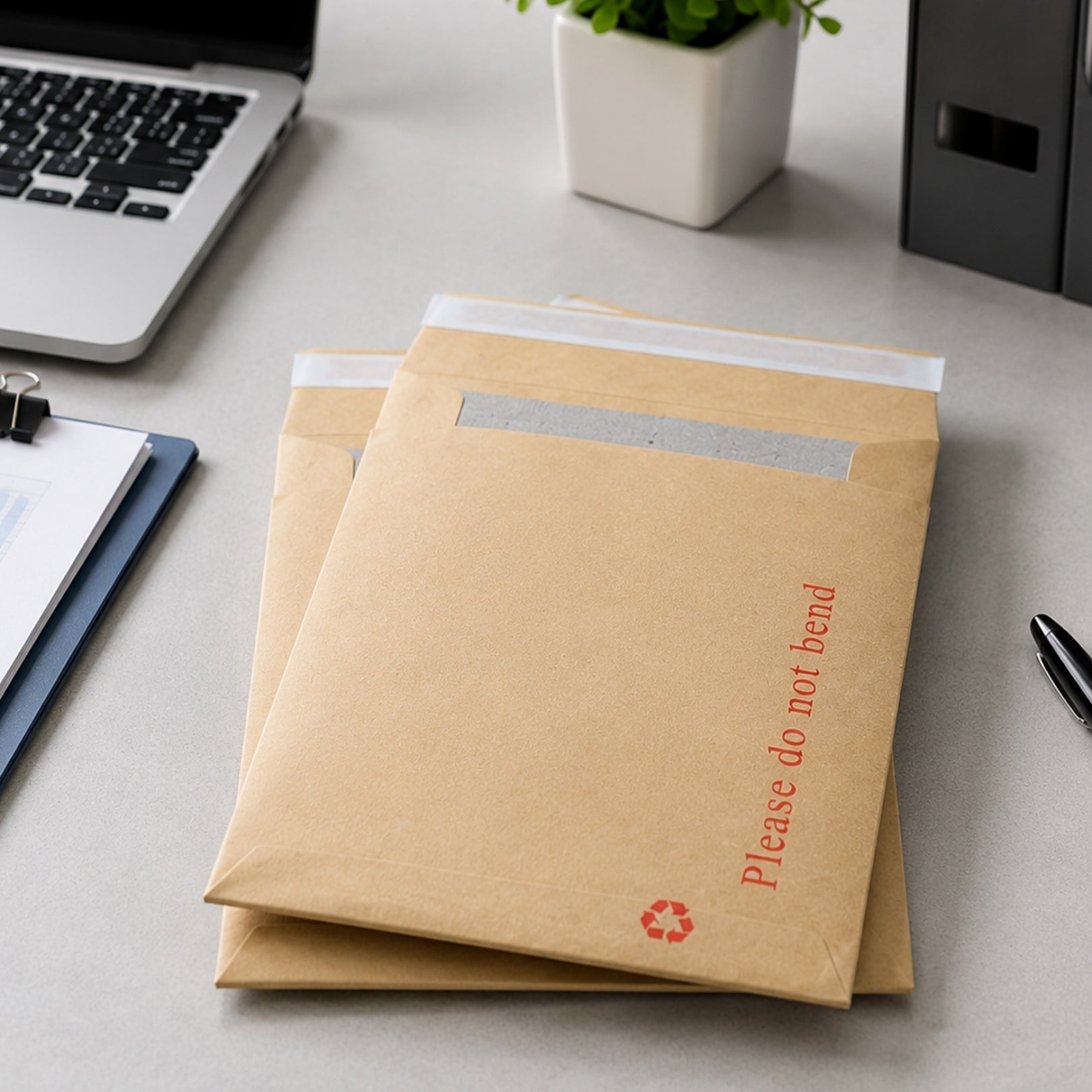 Box of 125 C4 Board Back Envelopes (324x229mm)
