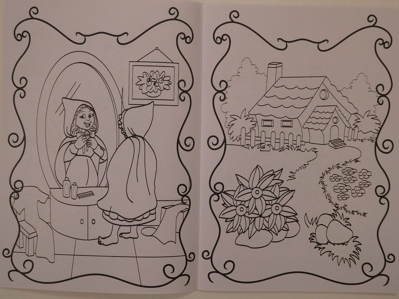 Classic Tales Little Red Riding Hood Sticker and Colouring Book