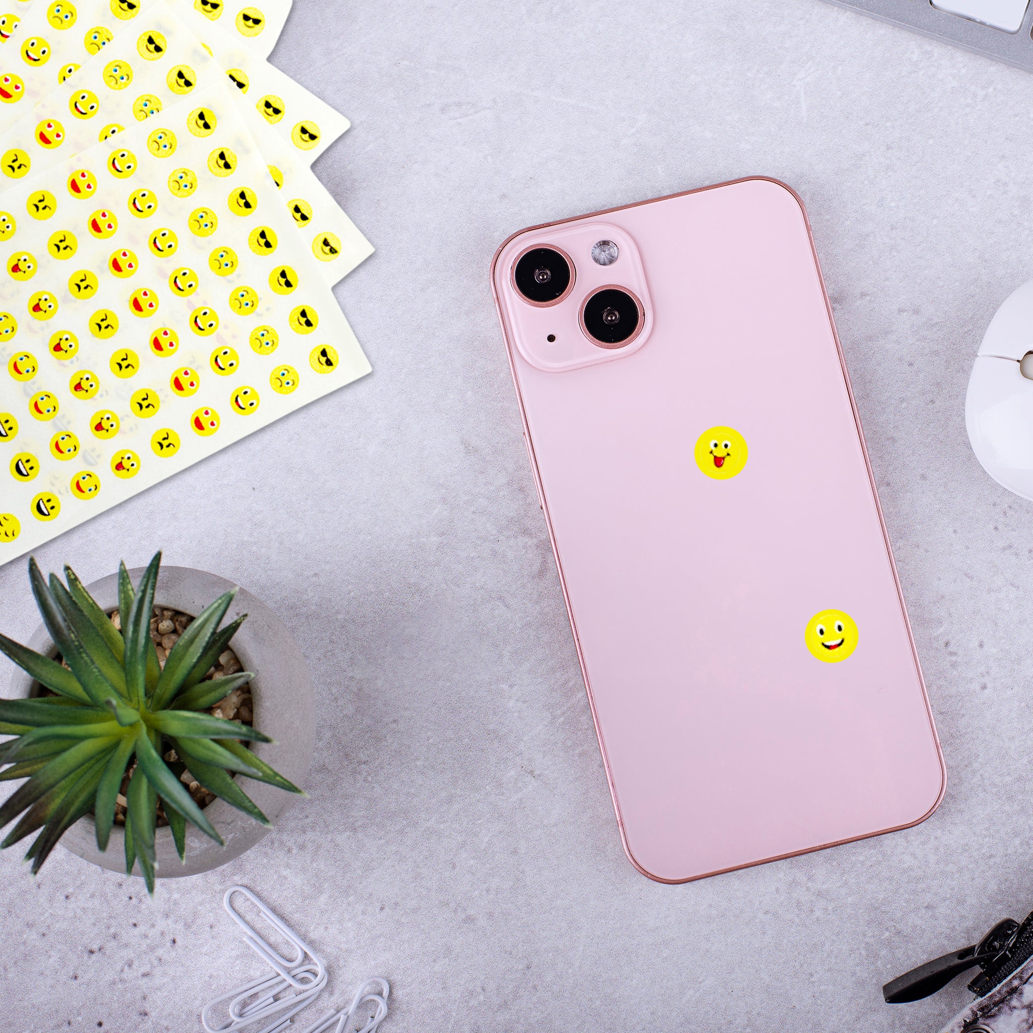 Pack of 315 Smile Face 8mm Self Adhesive Labels